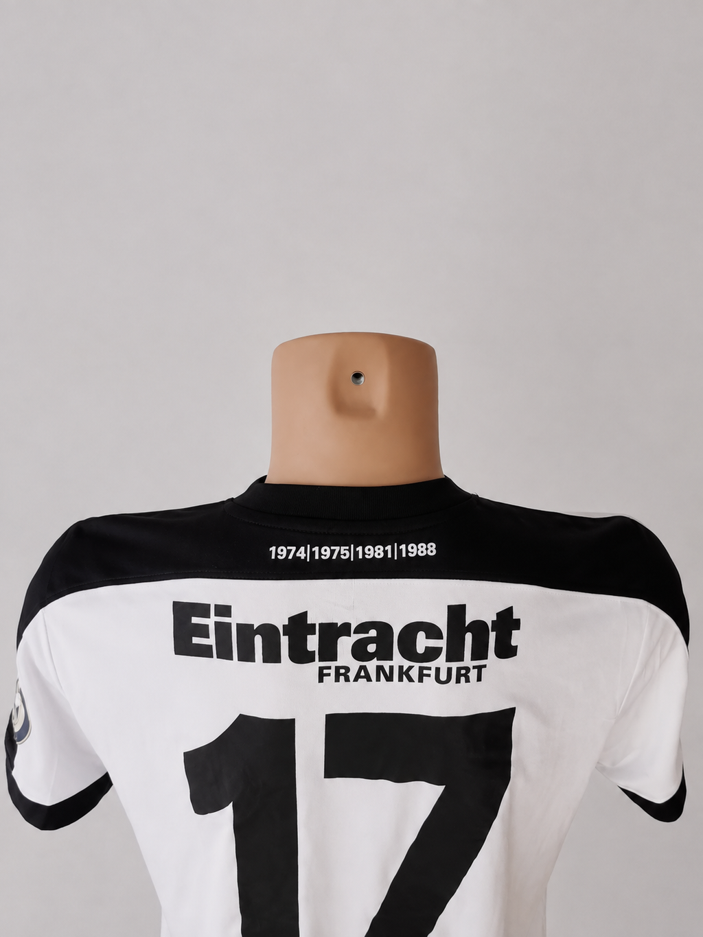 CAMISETA EINTRACHT FRANKFURT ESPACIAL 2016/2017