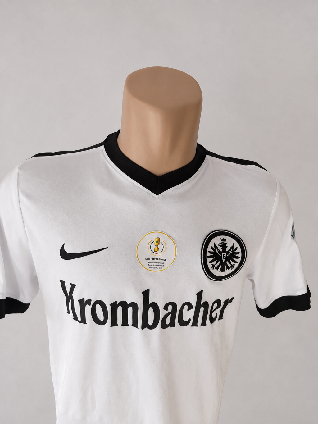 CAMISETA EINTRACHT FRANKFURT ESPACIAL 2016/2017