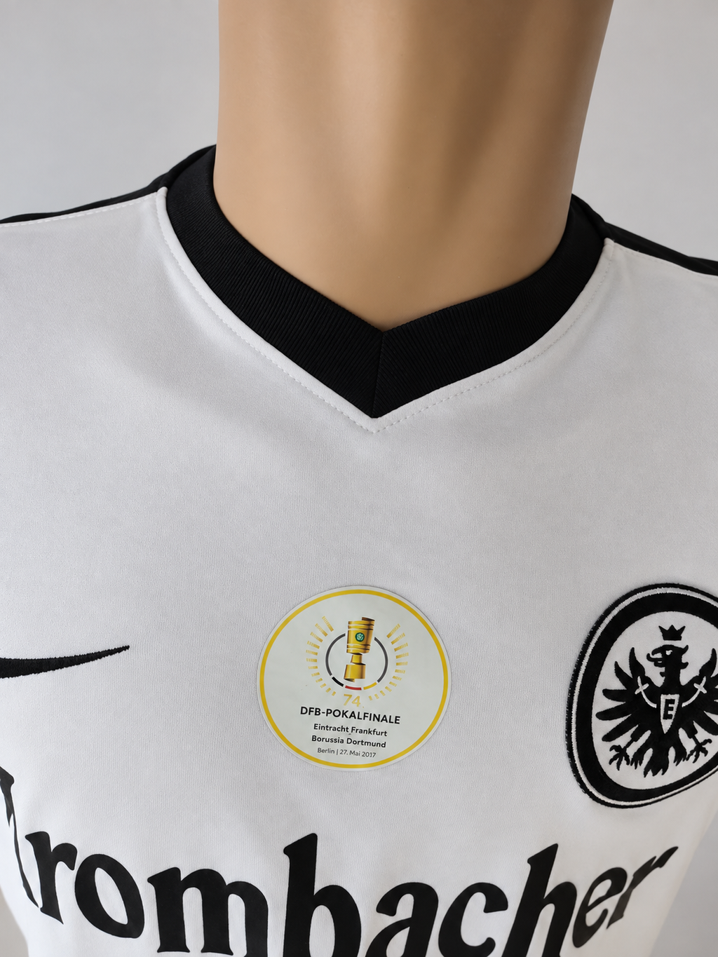 CAMISETA EINTRACHT FRANKFURT ESPACIAL 2016/2017