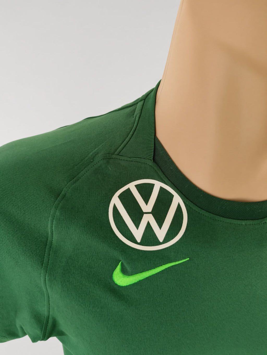 CAMISETA VFL WOFSBURG 2024/2025 CALENTAMIENTO
